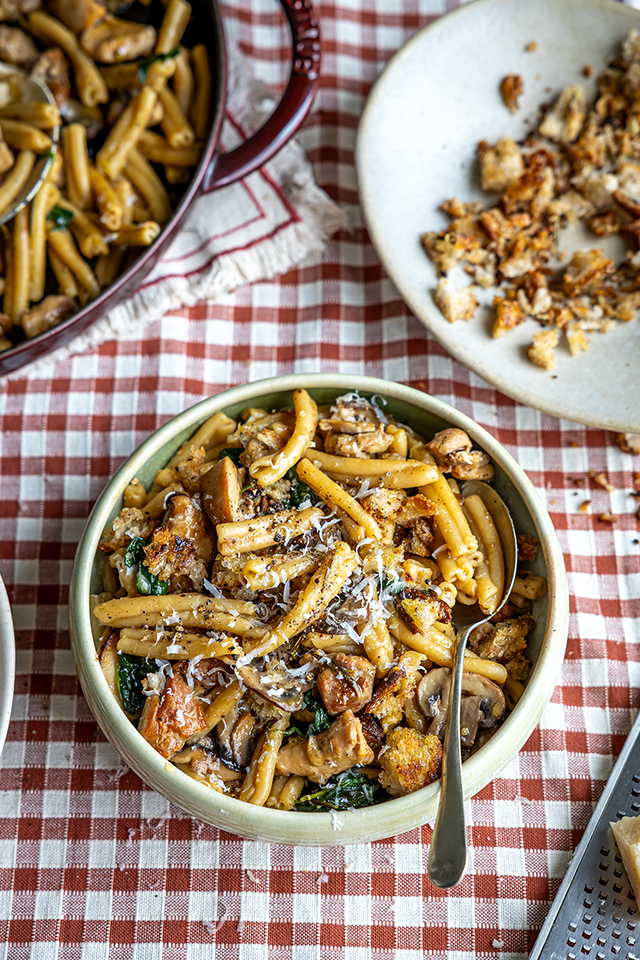 Chicken & Mushroom Pasta | DonalSkehan.com