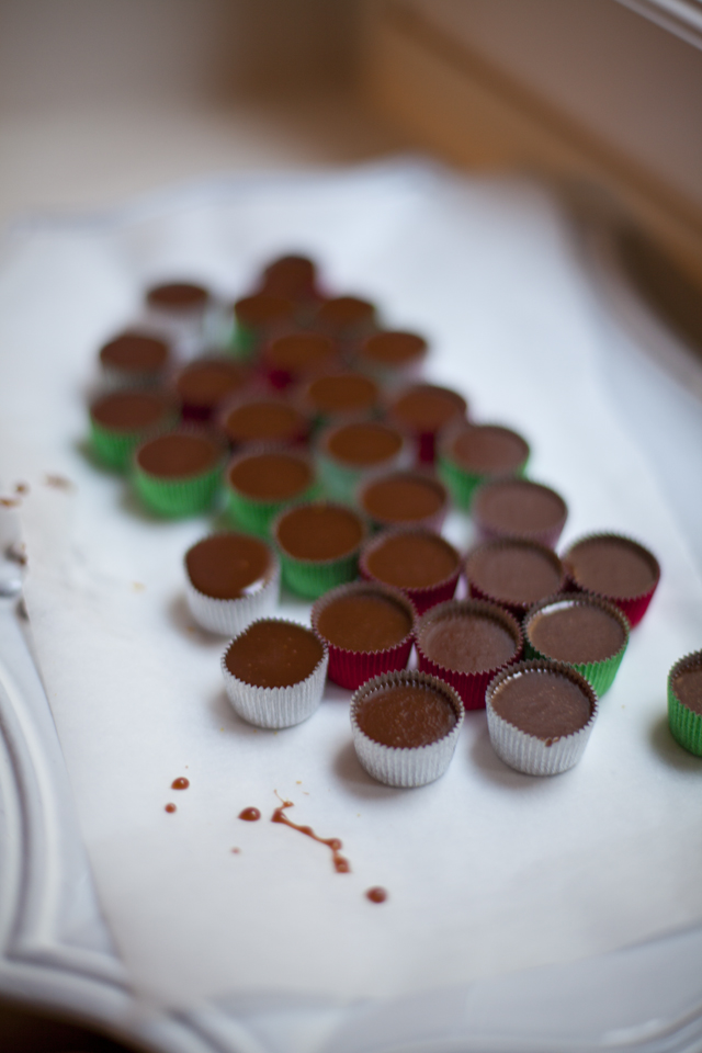 Leila’s Knäck (Swedish toffee) | DonalSkehan.com, A traditional Swedish christmas snack which makes the perfect edible gift. 