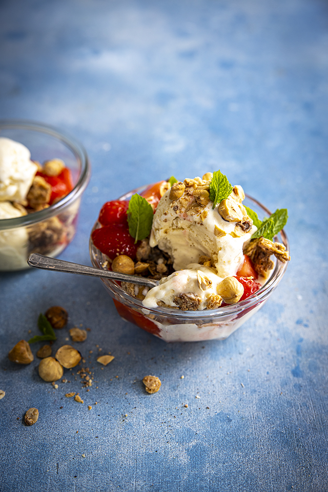 Strawberry & White Chocolate Crumble Sundae | DonalSkehan.com