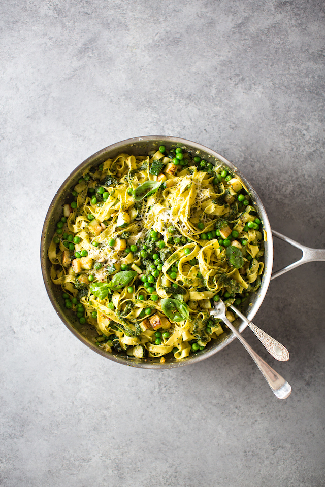 Super Green Pesto Pasta | DonalSkehan.com