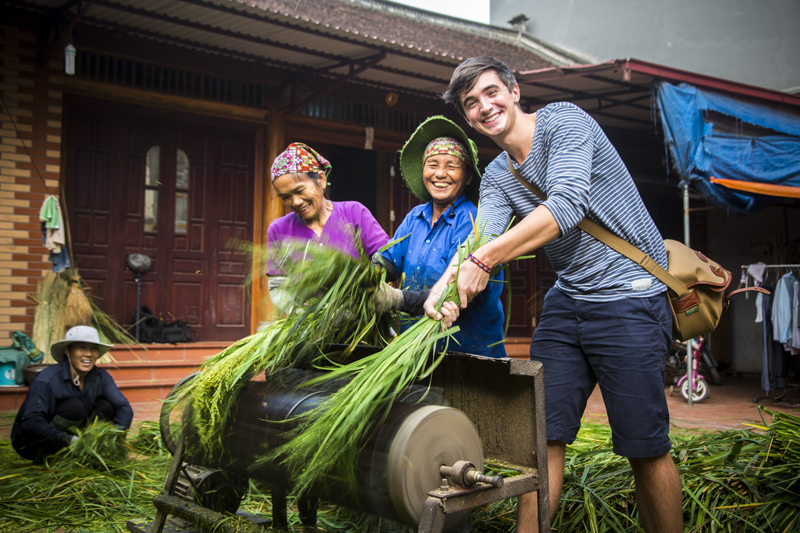 Follow Donal…To Vietnam | DonalSkehan.com, 6 episodes on Food Network UK & Cooking Channel. (2015/2016)