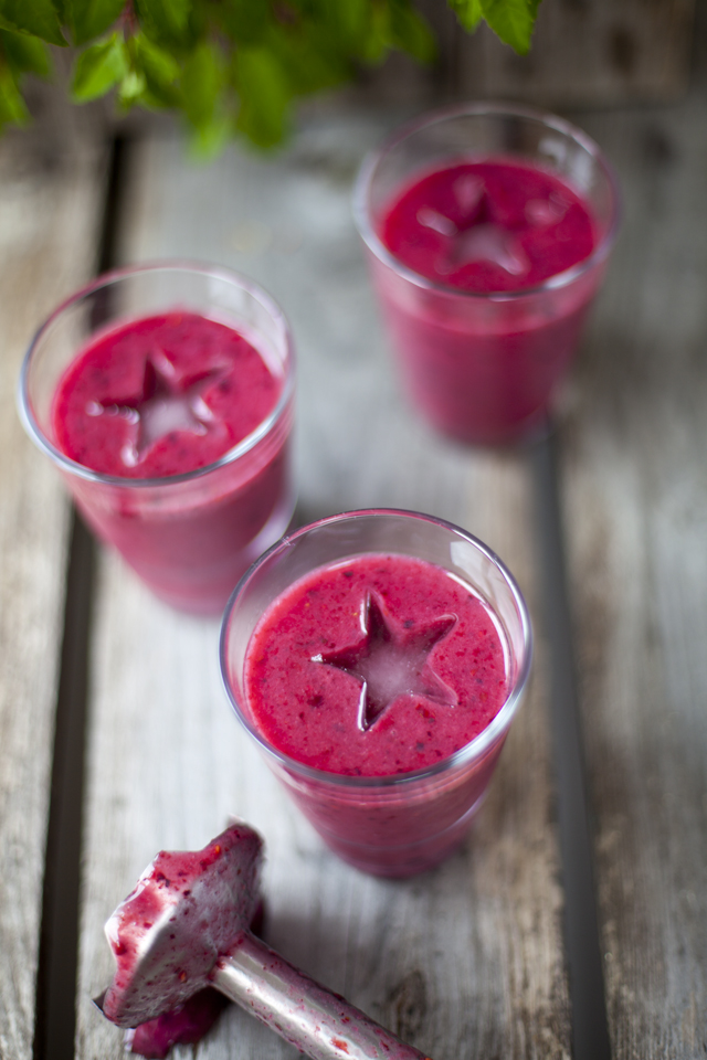 Frozen Fruit Smoothie | DonalSkehan.com, The perfect pick-me-up for any sleepy head!