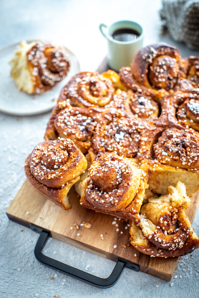 Buttery Cinnamon Bun Tray Bake | DonalSkehan.com
